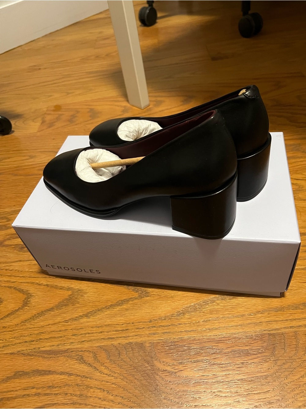 AEROSOLES Black Round-Toe Block Heel Pumps NWT